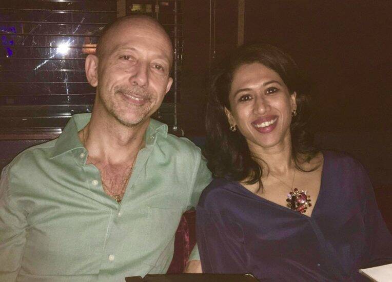 शमा मोहम्मद यांच्या पतीचं नाव स्टेफनो पेल्ले आहे. स्टेफनो पेल्ले काय काम करतात, याबद्दल फारशी माहिती नाही.