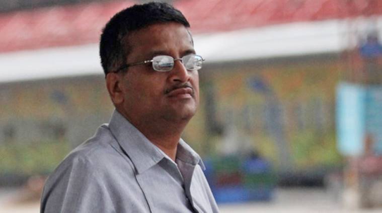 २०१९ साली .मार्च महिन्याच्या पहिल्या आठवड्यात क्रीडा आणि युवक कल्याण विभागाच्या प्रधान सचिवपदावरून खेमका यांनी बदली विज्ञान आणि तंत्रज्ञान विभागात करण्याचा आदेश जारी करण्यात आला होता. ५३ वर्षीय खेमका यांच्या भारतीय प्रशासकीय सेवेतील २७ वर्षांच्या कारकीर्दीतील ही तब्बल ५२वी बदली ठरली. ही बदली ‘प्रशासकीय बाब’आणि नित्याचीच असल्याचा दावा हरयाणा सरकारने केला असला तरी हरयाणा सरकारच्या बिल्डरांच्या फायद्याच्या निर्णयावर खेमका यांनी व्यक्त केलेली प्रतिक्रिया बहुधा त्यांच्या अंगाशी आली असावी अशी शक्यात त्यावेळी व्यक्त करण्यात आली होती. खेमका यांनी गुरुग्राम-फरिदाबाद मार्गावरील अरवली पर्वत भागातील सुमारे तीन हजार एकर जमिनीच्या विकासाचा व्यवहार रद्द केला होता. खेमका यांनी घेतलेला हा निर्णय या बदलीच्या आदल्या आठवडय़ात भाजप सरकारने रद्द केला होता.