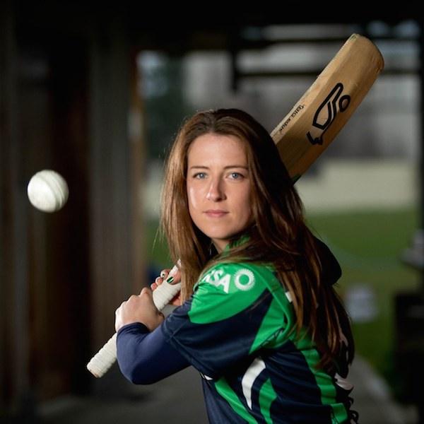 १) सेसिलीया जॉईस (आयर्लंड) - लेग स्पिनर आणि उपयुक्त फलंदाज अशी क्रिकेटच्या मैदानावर ओळख असलेल्या आयर्लंडच्या सेसिलीया जॉईसने आणखी एक कारनामा करुन दाखवला आहे. फोर्ब्स मासिकाच्या Most Gorgeous female athletes in the world या यादीत सेसिलीयाला स्थान मिळालं आहे. २०१८ साली सेसिलीयाने आयर्लंडकडून आपला अखेरचा आंतरराष्ट्रीय सामना खेळला आहे.