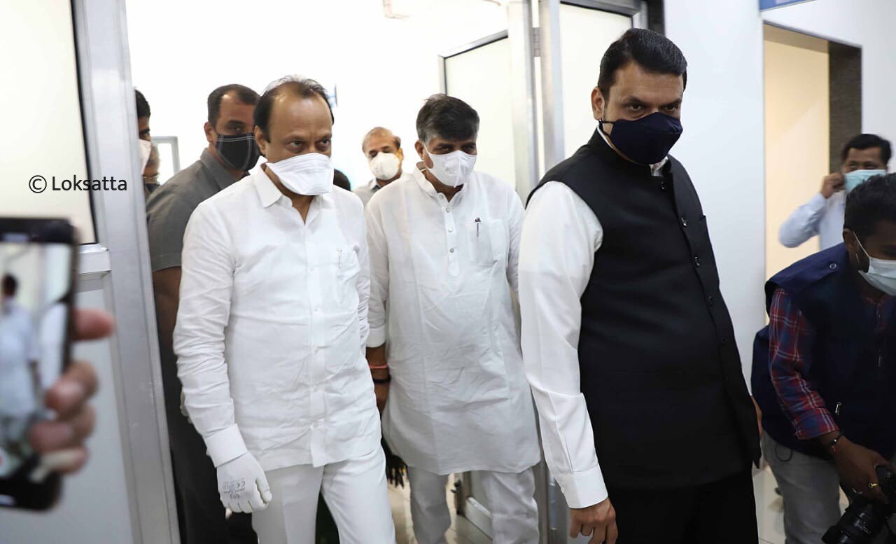 सर्वांनी मास्क वापरलाच पाहिजे. फिजिकल डिस्टसिंग ठेवलेच पाहिजे. हे सर्व नियम नागरिकांनी कटाक्षाने पाळले पाहिजेत,” असे आवाहन अजित पवार यांनी नागरिकांना केले आहेत.