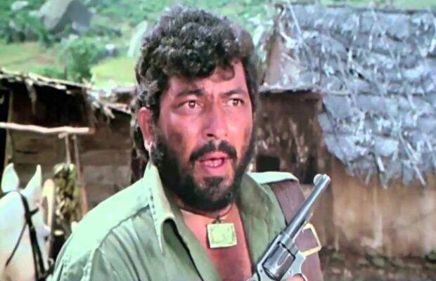 रामगढ गावके वासीयो गब्बरसे तुम्हे सिर्फ एकही आदमी बचा सकता है.. वो है खुद गब्बर हे अमजद खान ज्या अंदाजात बोलले आहेत त्याला खरोखर जवाब नाही.