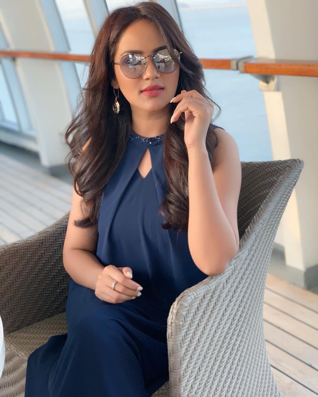 शिवाय ब्यूटी अँड द बिस्ट या इंग्रजी नाटकात देखील तिने काम केले होते. (फोटो सौजन्य इन्स्टाग्राम)