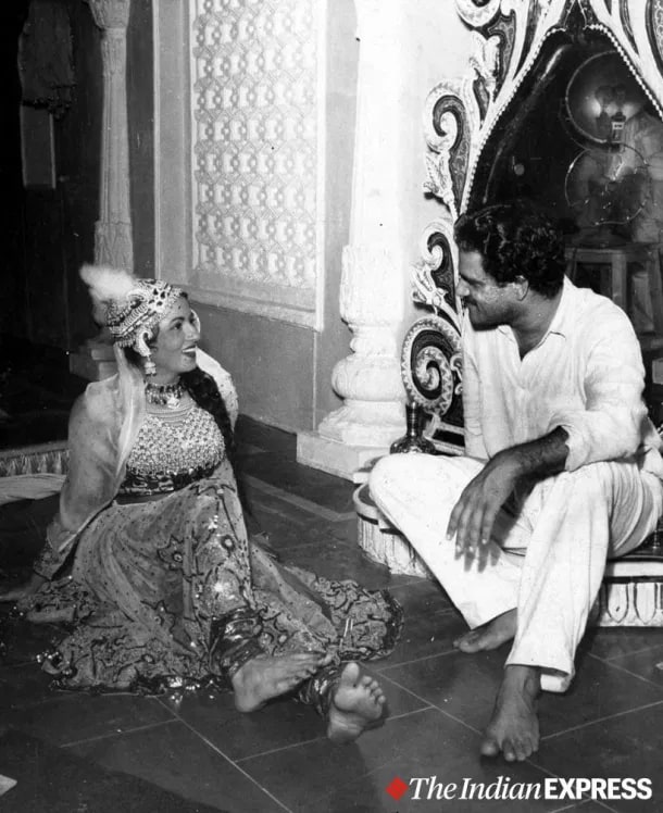 या चित्रपटात पृथ्वीराज कपूर,दिलीप कुमार, मधुबाला आणि दुर्गा खोटे यांनी महत्त्वपूर्ण भूमिका साकारल्या आहेत. (Source: Photo by Express archives)