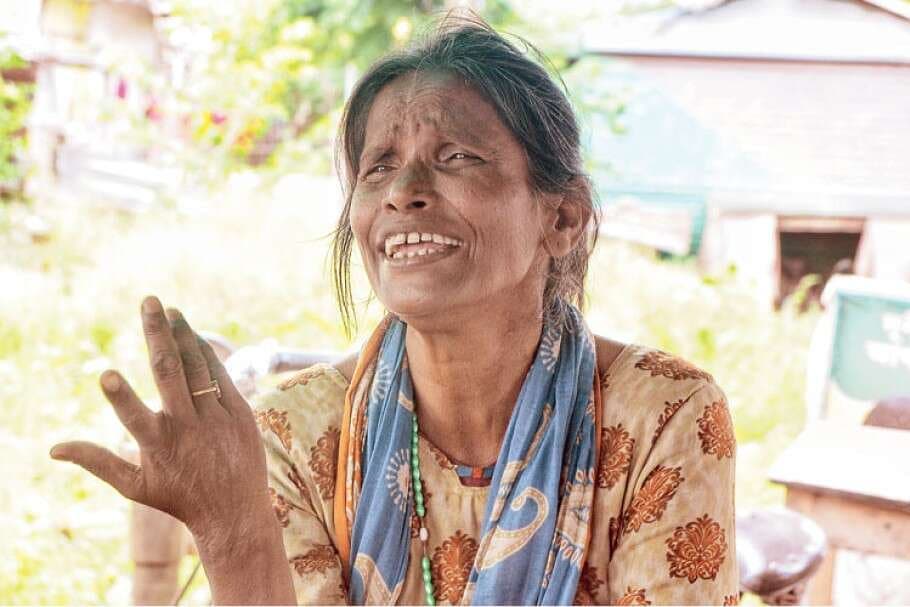 रानू मंडल - रानू मंडल रेल्वे स्थानकावर गाणे गाऊन आपलं पोट भरायच्या. (फोटो सौजन्य इन्स्टाग्राम)