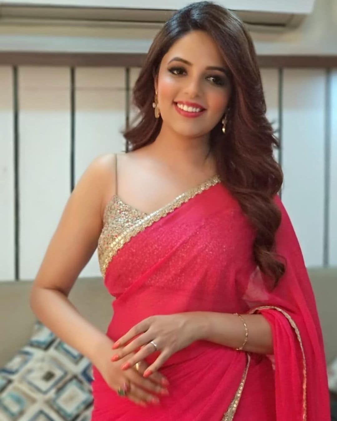 बिग बॉसमध्ये भाग घेण्यासंदर्भात तिला विचारण्यात आलं होतं. परंतु तिने आपल्या व्यस्त वेळापत्रकामुळे या शोमध्ये जाण्यास नकार दिला आहे. (फोटो सौजन्य इन्स्टाग्राम)