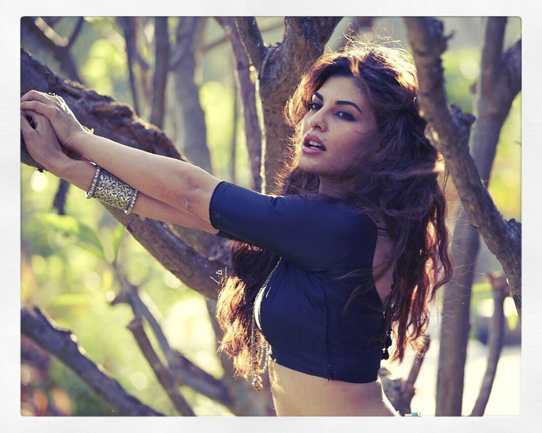 हॉट आणि हिट जॅकलीन फर्नांडीस