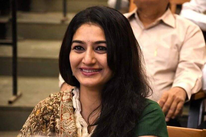 'भाभी' या मालिकेत नेहाला महत्वाची भूमिका मिळाली. २००२ ते ०३ दरम्यान तिने या मालिकेत काम केले. नंतर डॉली सोहीने तिची जागा घेतली.