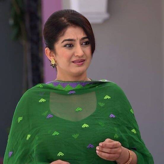 नेहा मेहताचे वडिल लोकप्रिय लेखक आहेत. त्यांनीच आपल्या मुलीला अभिनय क्षेत्रात करिअर करण्यासाठी प्रोत्साहन दिले.