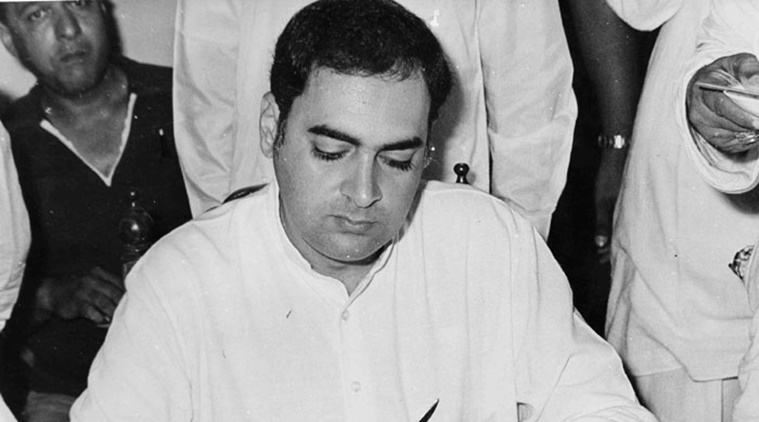 १९८४ मध्ये राजीव गांधी यांनी अयोध्येत निवडणूक प्रसार सभा घेतली होती. त्याचबरोबर १९८९मध्ये लोकसभा निवडणुकीच्या वेळी आपल्या प्रसाराची सुरूवात त्यांनी अयोध्येत सभा घेऊन केली होती. (Express archive photo)