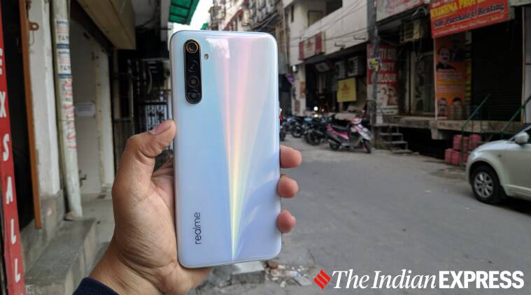 Realme 6 : 90Hz फुल एचडी+ डिस्प्ले आणि 30W फ्लॅश चार्ज सपोर्ट असलेला Realme 6 (6GB+64GB) सेलमध्ये 17,999 रुपयांऐवजी 14,999 रुपयांमध्ये खरेदी करता येईल.