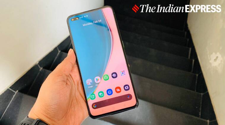 Realme X50 Pro (Rust Red, 128 GB) (8 GB RAM) : लेटेस्ट क्वालकॉम स्नॅपड्रॅगन 865 प्रोसेसर आणि 65W सुपरडार्ट चार्ज सपोर्ट असलेला Realme X50 Pro 5G हा फोन सेलमध्ये 41,999 रुपयांमध्ये उपलब्ध आहे. याशिवाय या फोनवर ग्राहकांना 16 हजार 200 रुपयांपर्यंत एक्स्चेंड डिस्काउंट व अन्य ऑफरही आहेत.