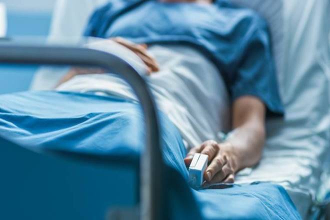 दुसऱ्यांदा करोना झालेल्या रुग्णांपैकी तीन जण डॉक्टर आहेत. हे तिन्ही डॉक्टर बृह्नमुंबई महापालिकेच्या नायर रुग्णालयात कार्यरत आहेत. तर एक आरोग्य कर्मचारी हिंदुजा रुग्णालयातील आहे. हा अभ्यास इन्स्टिट्यूट ऑफ जिनोमिक्स अॅण्ड इंट्रिग्रेटिव बॉयलॉजी (IGIB) आणि दिल्लीतील इंटरनॅशनल सेंटर फॉर जेनेटिक इंजिनिअरिंग अॅण्ड बॉयोटेक्नॉलॉजी (ICGEB) दोन्ही संस्थांनी केली आहे.