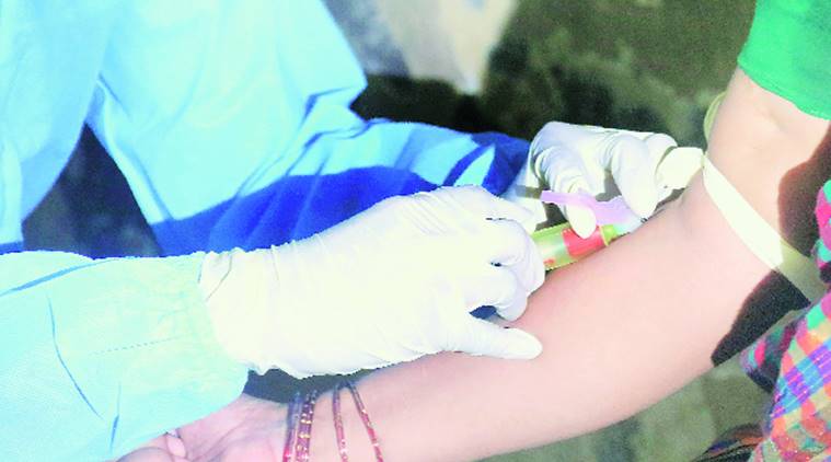 मध्यम प्रकृतीच्या रुग्णांना मार्गदर्शक सूचीनुसार ‘स्टिरॉईड’सह औषधोपचार देऊनही बाहेरील ऑक्सिजनची आवश्यकता भासत असल्यास रक्तद्रव उपचार (प्लाझ्मा थेरपी) द्यावेत.