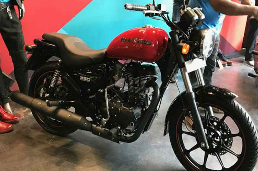 Royal Enfield नं २०१८ मध्ये अर्जेंटिनामध्ये रिटेल व्यवसायाला सुरूवात केली होती. कंपनीनं ब्यूनस आयर्समधील विन्सेंट लोपेझमध्ये आपलं पहिलं शोरूम सुरू केलं होतं.