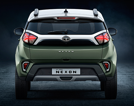 Nexon XM(S) मध्ये कंपनीने पेट्रोल व्हर्जनमध्ये 1.2 लिटर क्षमतेच्या टर्बोचार्ज्ड रेवोट्रोन इंजिनचा वापर केला आहे. हे इंजिन 118 bhp पॉवर आणि 170 Nm टॉर्क निर्माण करतं.