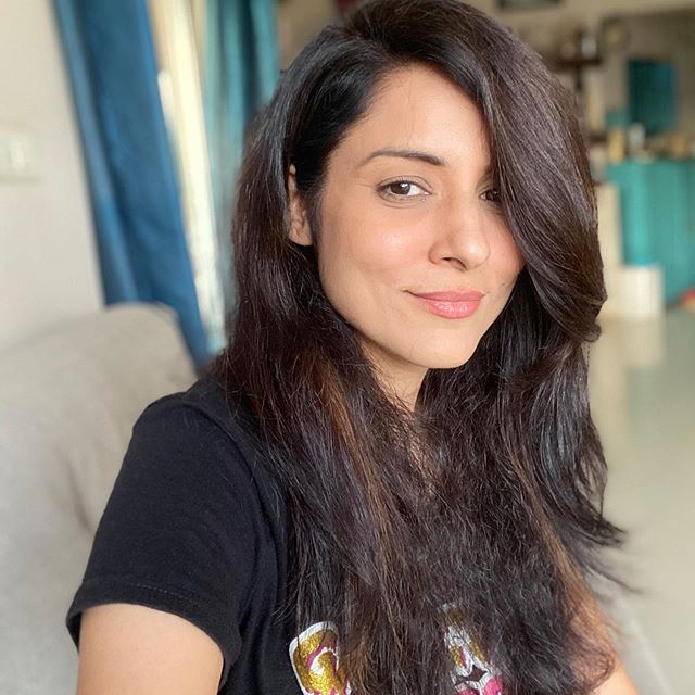 तसेच तिने जस्सी, जिनी और जुजू, यम हैं हम या मालिकांमध्ये काम केले.
