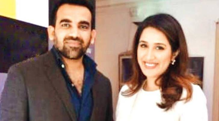सागरिका, क्रिकेटर- अभिनेता अंगद बेदी याची फार जवळची मैत्रीण आहे. अंगदनेच सागरिकाची ओळख झहीरशी करुन दिली होती. दोघांची ओळख २०१५ साली झाली होती. 