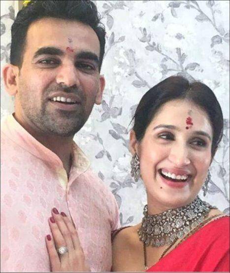क्रिकेटची आवड असण्याबरोबरच झहीर खूप उत्तम मराठी बोलत असल्याने माझ्या घरच्यांना तो फार आवडला असं सागरिकाने सांगितलं होतं.