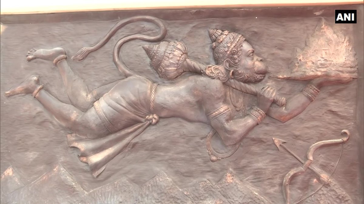 दिवाळी असल्याने अयोध्येत रामायणावर आधारित मूर्तींचं प्रदर्शनही भरलं आहे