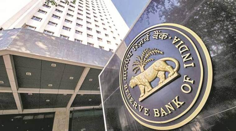 रिझर्व्ह बँक ऑफ इंडियाने रियल टाइम ग्रास सेटलमेंटशी (आरटीजीएस) संबंधित नियमांमध्ये बदल केले असून ते एक डिसेंबरपासून लागू होणार आहेत. याचबरोबर इतरही काही नियम बदलणार आहेत. जाणून घेऊयात या बदलणाऱ्या नियमांबद्दल...