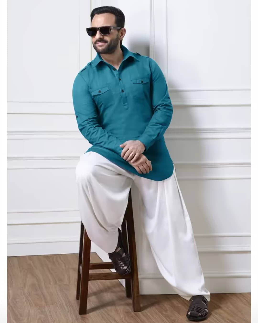 लक्षवेधी बाब म्हणजे या अभिनेत्याने केवळ फीजमध्येच नव्हे तर आपल्या शर्तींमध्येही बदल केला आहे. जर एखादा चित्रपट सिनेमागृहांसोबतच ओटीटी प्लॅटफॉर्मवरही प्रदर्शित होणार असेल तर सैफ त्यासाठी अतिरिक्त मानधन घेणार आहे. (फोटो सौजन्य इन्स्टाग्राम)