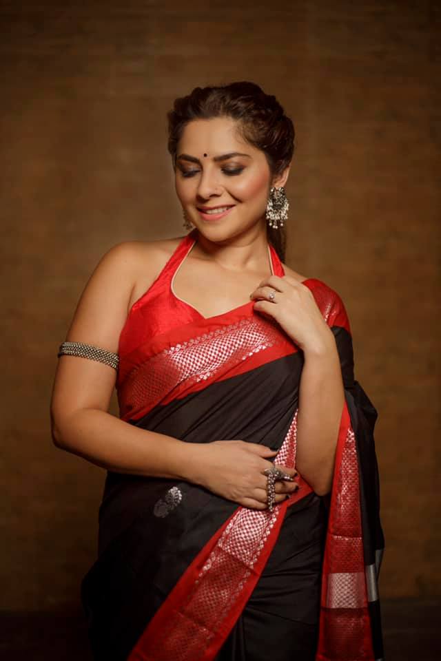 यानंतर नटरंग आणि अशा अनेक मराठी सिनेमांमधून सोनाली कुलकर्णीने प्रेक्षकांच्या मनात आपली जागा निर्माण केली आहे.