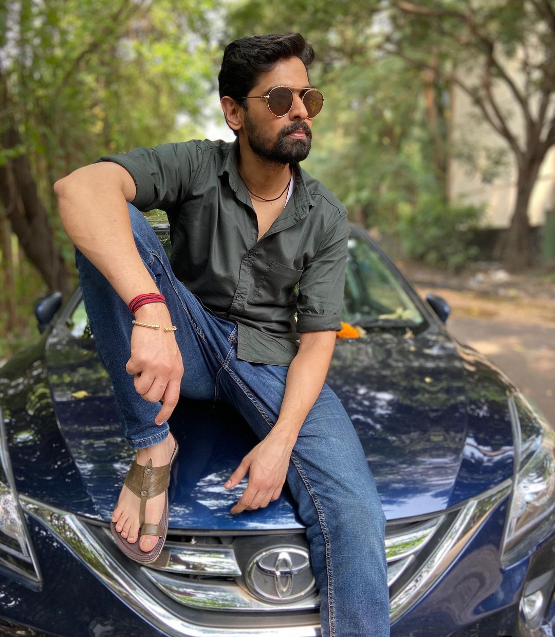 मैत्रीण अंकिता शिंगवी हिच्यासह लग्न करुन त्याने संसार थाटला. डिसेंबर २०१७ मध्ये त्याचे अंकितासोबत लग्न झाले.