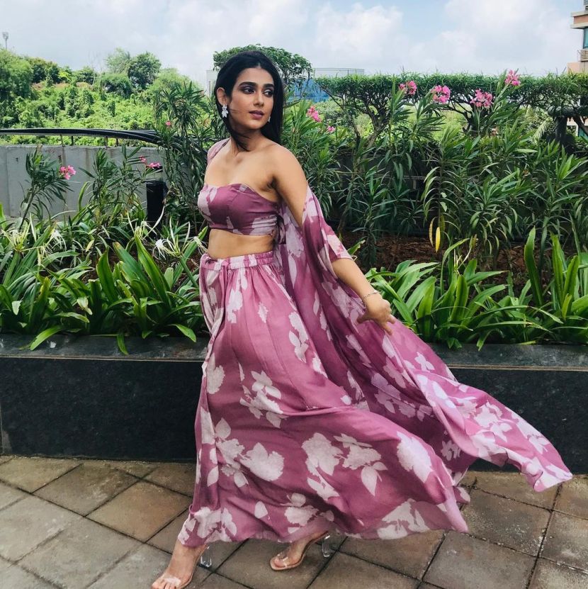ट्विटरद्वारे त्याने मिड डे या आगामी चित्रपटाची घोषणा केली. (सौजन्य इन्स्टाग्राम)