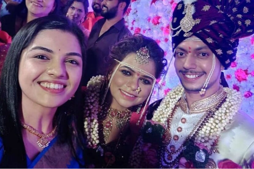 झी मराठीवर गाजलेल्या ‘सारेगमप लिटिल चॅम्प’ स्पर्धेची विजेती गायिका कार्तिकी गायकवाड हिचा नुकताच व्यावसायिक रोनित पिसे याच्याशी जंगी विवाहसोहळा पार पडला.