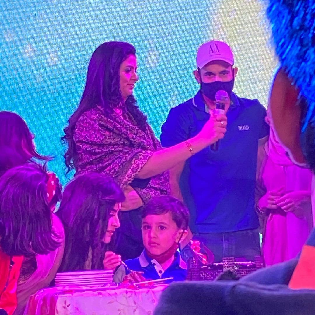 यावेळी हसीन जहाँने इरफानला काही प्रश्नही विचारले आणि त्याची इरफानने अगदी हलक्यापुलक्या स्टाइलने उत्तरही दिली.