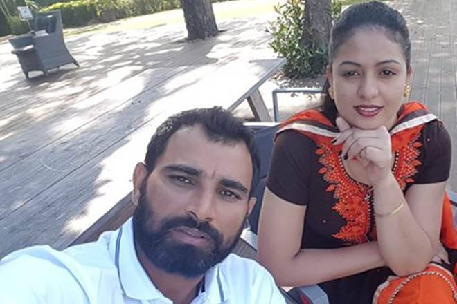 मात्र या पोस्टमधील फोटो हा अनेकांना फारसा पटला नव्हता. त्यामुळे आपण एका नावाजलेल्या क्रिकेटपटूची पत्नी असून याचे तरी भान हसीन जहाँने बाळगावे असं मत अनेकांनी व्यक्त केलं होतं. आता हसीन जहाँ एका स्पेलिंग मिस्टेकमुळे ट्रोल होताना दिसत आहे. (फोटो : फाइल फोटो तसेच hasinjahanofficial या इन्स्ताग्राम अकाऊंटवरुन साभार)