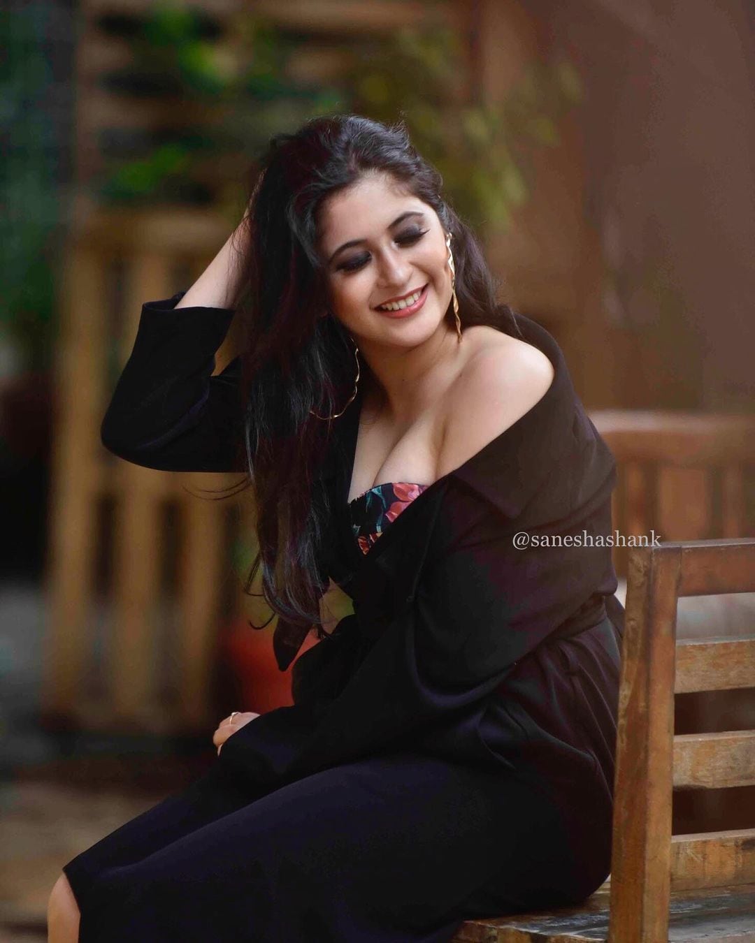 'डार्लिंग, हा माझा खेळ आहे' (Darling, It's my Game), असं कॅप्शन देत तिने आपली ४९९वी पोस्ट केली होती. तर 'तुम्ही विचार करत असाल त्याही पेक्षा खूप जास्त', असं कॅप्शन देत तिेने ५०१वी पोस्ट शेअर केली.