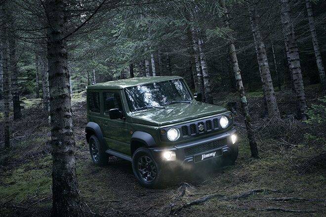 या एसयूव्हीची पहिली झलक दिसताच Jimny SUV मारुतीच्या लोकप्रिय Gypsy ची जागा घेणार अशी जोरदार चर्चा सुरू झाली होती.