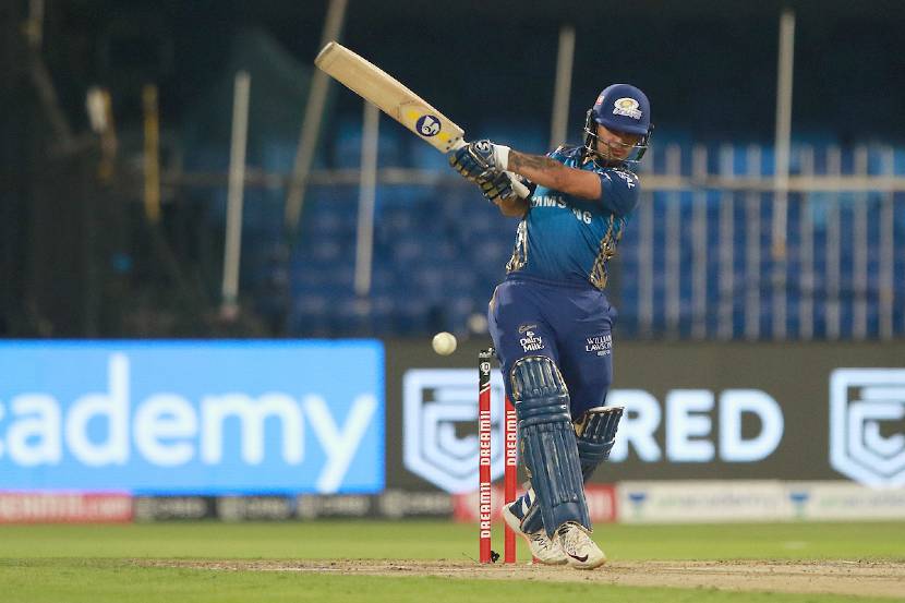 ३) इशान किशन (आतापर्यंत अंदाजे १९.३ कोटींची कमाई) - U-19 क्रिकेटमध्ये केलेल्या कामगिरीच्या जोरावर २०१६ साली गुजरातच्या संघाने पहिल्यांदा इशान किशनवर बोली लावली. यासाठी त्याला प्रतिहंगाम ३५ लाख रुपये मिळायचे. दोन वर्षांनी गुजरातचा संघ बाहेर गेल्यानंतर किशन पुन्हा लिलावाच्या यादीत आला. यावेळी मुंबईने त्याच्यावर ६.२ कोटींची बोली लावत त्याला आपल्या संघात घेतलं.