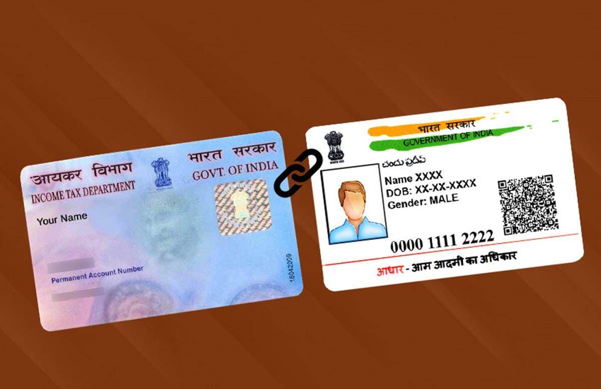 How to link PAN card with Aadhaar card? : लॉकडाउन आणि करोना असला तरी काय झालं? काही गोष्टी कधीच आऊट ऑफ ट्रेण्ड नसतात. त्यापैकी एक म्हणजे ही पॅन कार्ड आणि आधारकार्ड एकमेकांना कसं लिंक करायचं हे जाणून घेण्यासाठी भारतीयांनी गुगलची मदत घेतल्याचं चित्र दिसलं.