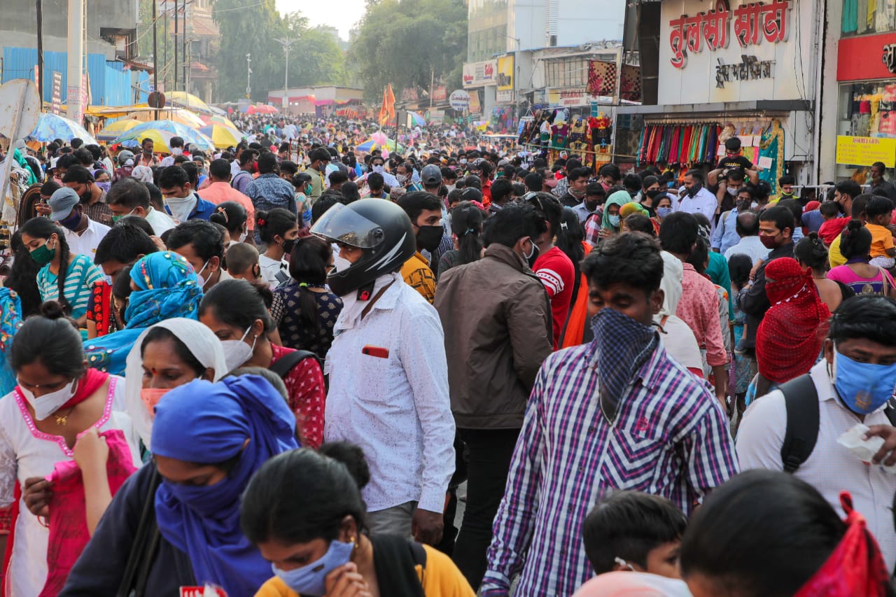 ४) कोणत्याही प्रकार गर्दी आकर्षित होईल अशा प्रकारचे धार्मिक किंवा सांस्कृतिक कार्यक्रमांचे आय़ोजन करण्यात येवू नये.