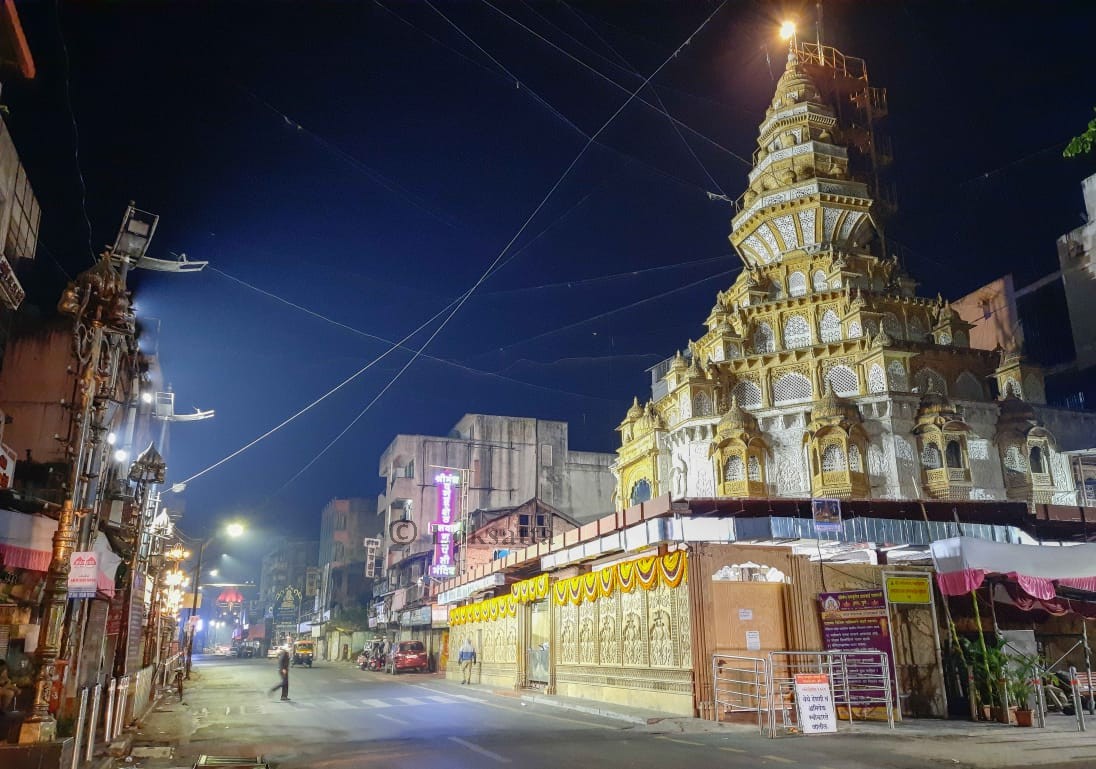 २) नागरिकांनी ३१ डिसेंबर दिवशी पुणे महानगरपालिकेच्या श्रेत्रामधील उद्याने, मैदाने, पर्यटनस्थळे तसेच रस्त्यावर अशा सर्वाजनिक ठिकाणी मोठ्या संख्यने गर्दी न करता सोशल डिस्टन्सींग तसेच मास्क व सॅनिटायझरचा वापर होईल याकडे विशेष लक्ष देऊन आरोग्याच्या दृष्टीने काळजी घ्यावी.