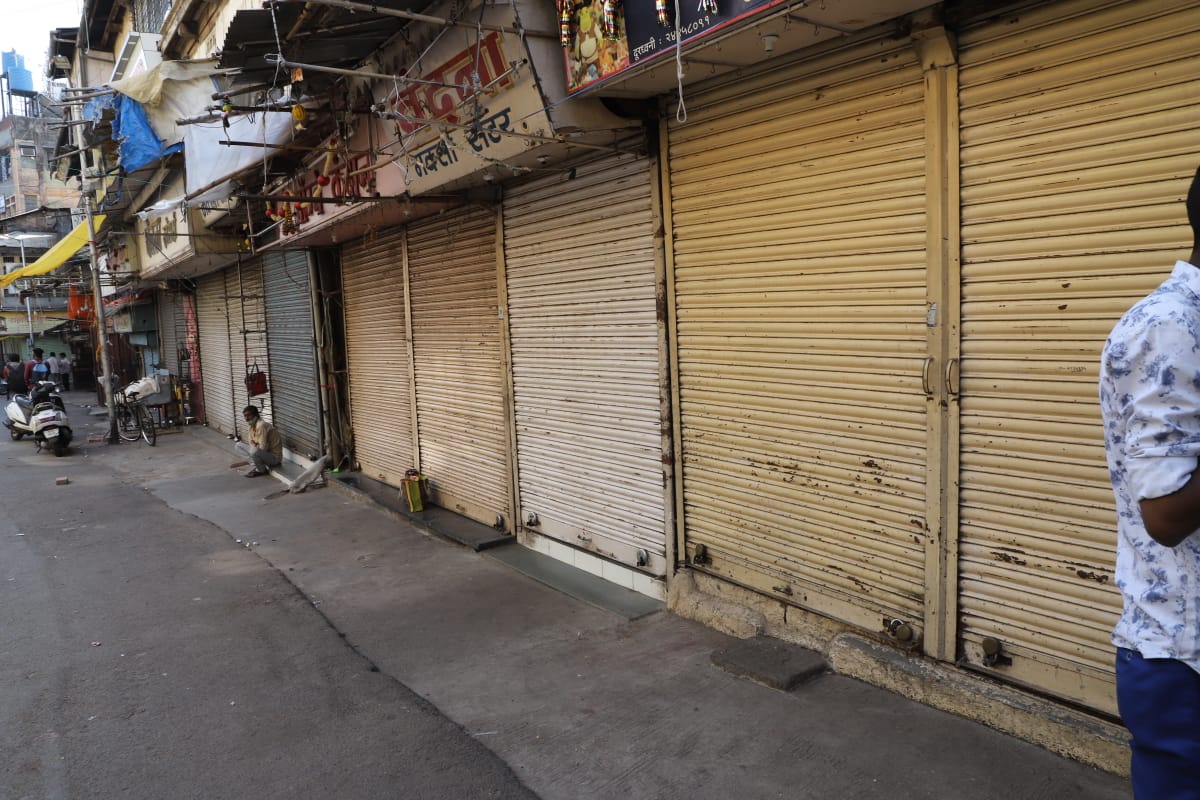 लक्ष्मी रोडवरील सर्व दुकानं बंद ठेवण्यात आली होती.