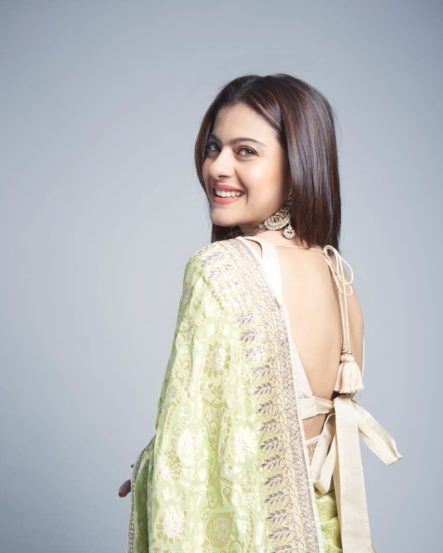 दिलवाले दुल्हनिया ले जायेंगे, कुछ कुछ होता हैं, प्यार किया तो डरन क्या, प्यार तो होना ही था हे काजोलचे गाजलेले चित्रपट आहेत.
