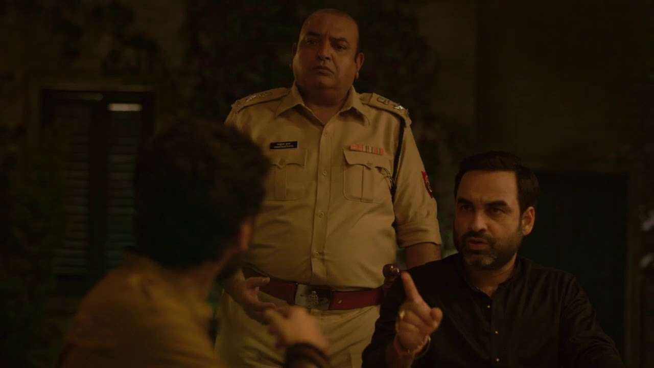 "माझ्या अनेक सीन्समध्ये मी असभ्य भाषा वापरली जाऊ नये यासाठी जागृक असतो. जोपर्यंत अशी भाषा वापरणे ही कथेची गरज ठरत नाही तोपर्यंत मी ती वापरणं टाळतो," असंही पंकज सांगतात.
