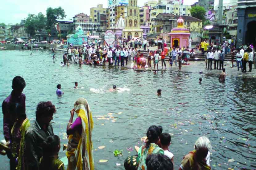 गोदावरी पात्रात वाहन, कपडे धुतल्यास कारवाई