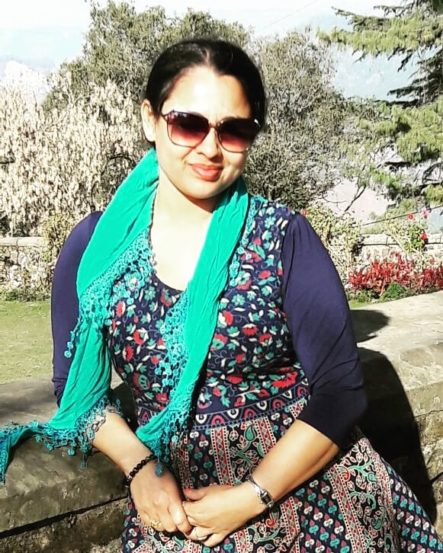 'तारक मेहता का उल्टा चष्मा' या मालिकेत हसरी-खेळकर काळजी करणारी, माधवी भाभी त्यांनी रंगवली आहे. पण खऱ्या आयुष्यात मात्र त्या बिनधास्त स्वभावाच्या आहेत.