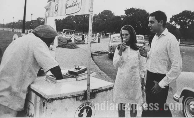 AIFACS नवी दिल्ली येथे राजीव गांधी यांच्यासह त्यांच्या पत्नी सोनिया गांधी. (एक्स्प्रेस संग्रहित छायाचित्र)