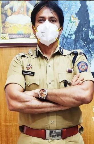 ही कामगिरी करणारे देशातील पहिले अधिकारी होण्याचा मान त्यांना मिळालाआहे.
