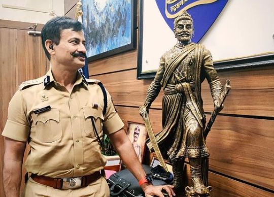 आयपीएस अधिकारी कृष्णप्रकाश यांची नोंद वर्ल्ड बूक ऑफ रेकॉर्डमध्ये झाली आहे. (सर्व फोटो - इन्स्टाग्राम)