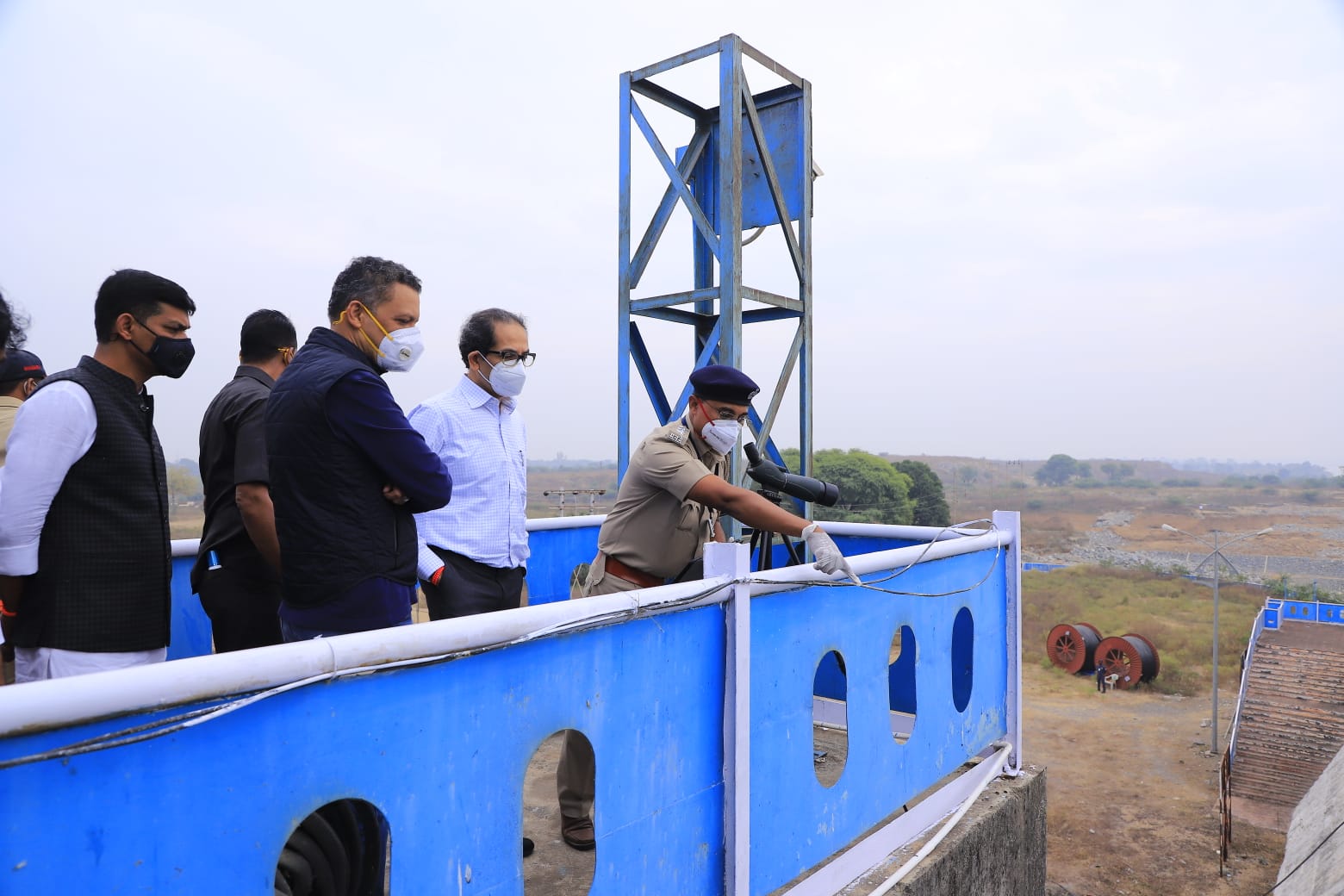 दरम्यान गोसीखुर्द प्रकल्पाचे काम डिसेंबर २०२३ पर्यंत पूर्ण करा, भूसंपादनाची कामे तात्काळ पूर्ण करून सिंचनातून कृषी व पर्यटन क्षेत्रात रोजगार निर्मिती करण्याचे निर्देश मुख्यमंत्री उद्धव ठाकरे यांनी दिले आहेत.