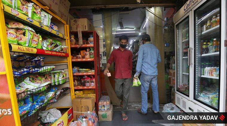 त्याचप्रमाणे सर्वेक्षणामध्ये सहभागी झालेल्या ४७ टक्के मुंबईकरांनी आपल्या बचत खात्यांमधील पैसे करोना लॉकडाउनच्या काळात घरखर्च चालवण्यासाठी वापरावे लागल्याचं म्हटलं आहे.