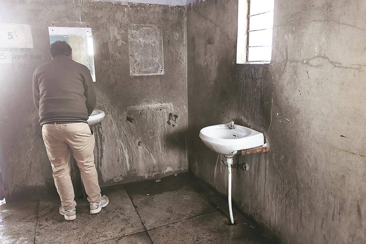 मात्र ही नोटीस सोशल नेटवर्किंगवर पोस्ट करण्यात आल्याने कर्मचाऱ्यांवर अशा जाचक अटी घातल्याने कंपनीवर सर्वच स्तरातून टीका होत आहे. तरी कंपनीने आपल्या वन डे वन टॉयलेट ब्रेक या निर्णयावर ठाम आहे. 