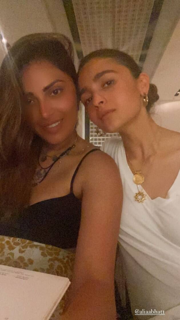 अनुष्काने घेतलेला सेल्फी (Photo: Akansha Ranjan Kapoor/Instagram)