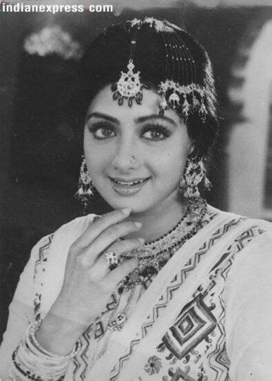 सोलवा सावन या चित्रपटातून श्रीदेवीने १९७८-७९ च्या दरम्यान हिंदी सिनेसृष्टीत प्रवेश केला. त्यानंतर १९९७ पर्यंत पुढची १८-१९ वर्षे ती हिंदी सिनेसृष्टीवर अधिराज्य गाजवत राहिली.